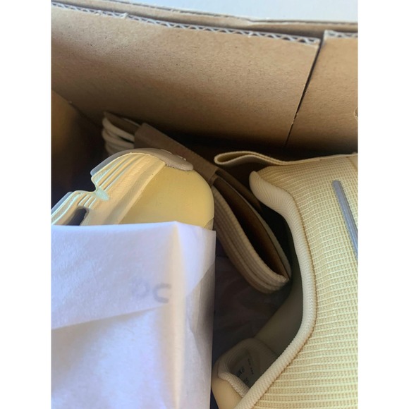 On Running Cloud 6 WP Waterproof Women's Running Shoes Nectar Castor Size 8 - Picture 9 of 10